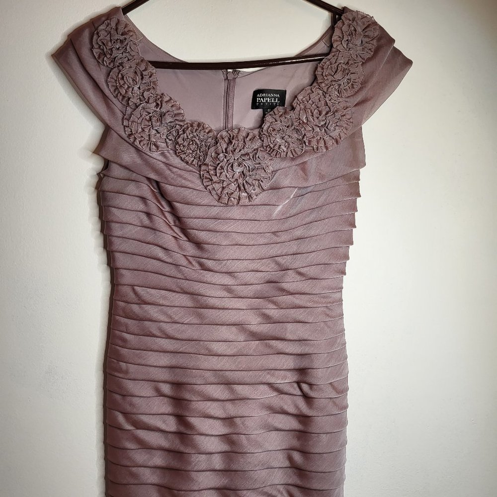 Women's Adrianna Papell Evening Dress. Size 6P, Knee Length, 100% polyester.